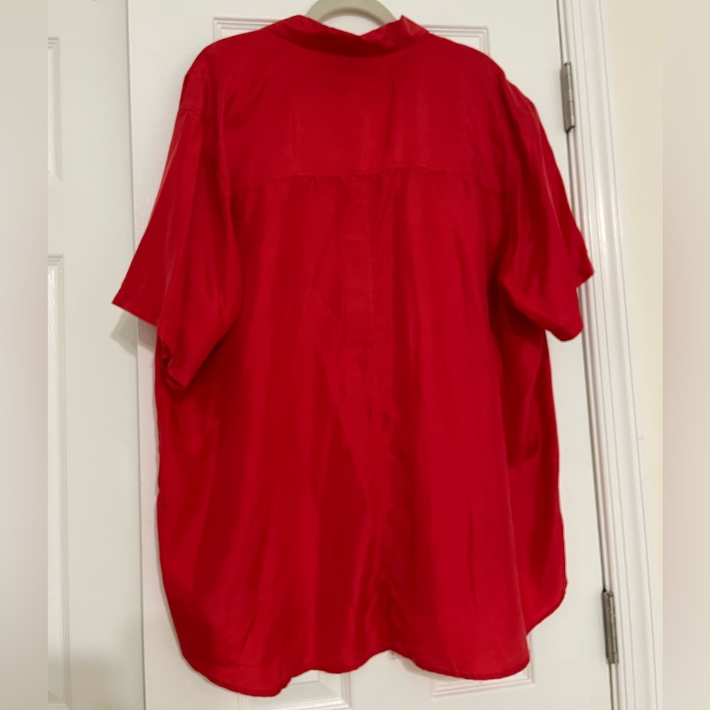 Button up. - Picture 3 of 3
